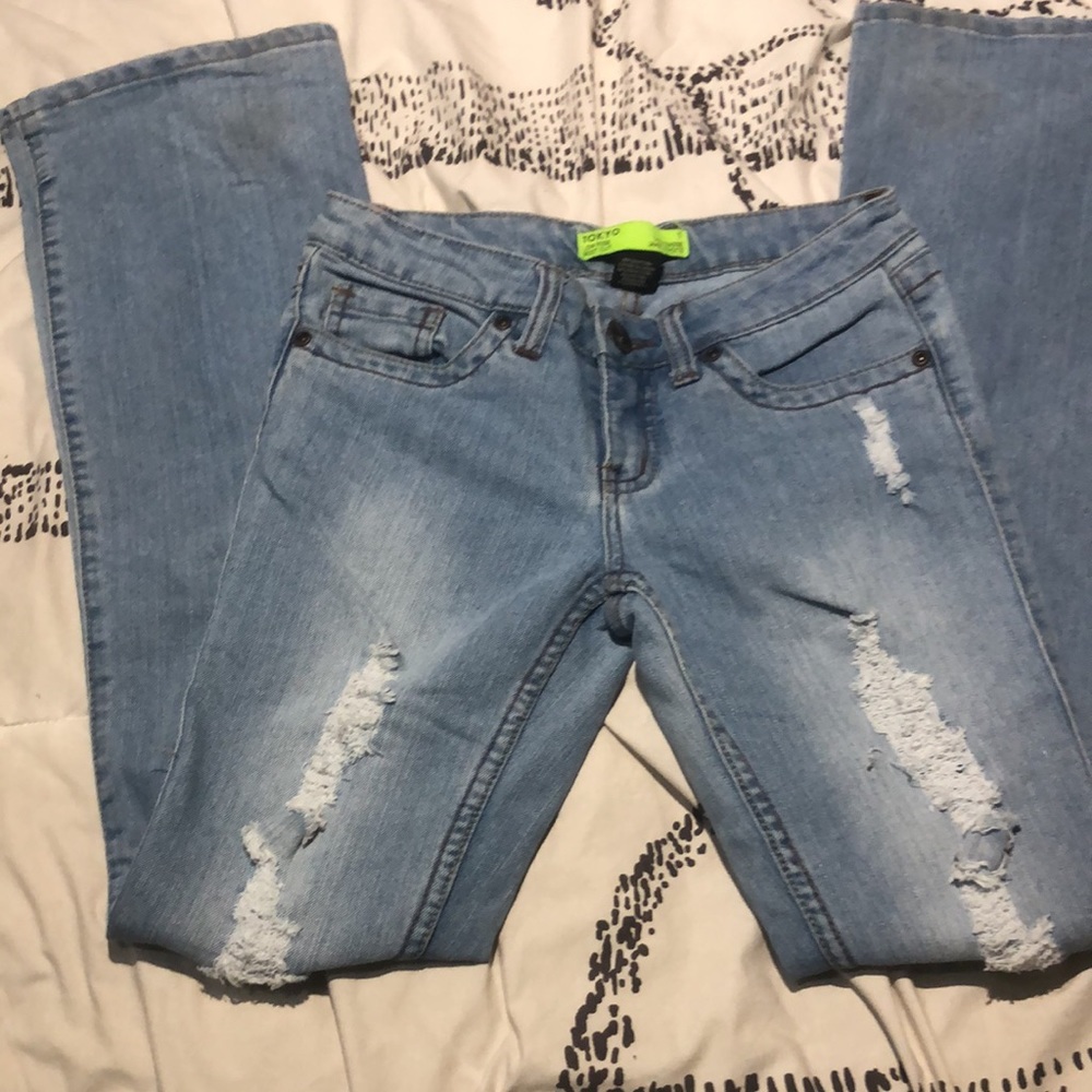 URBAN PLANET-TOKYO | Low rise distressed flare light wash jeans | 1